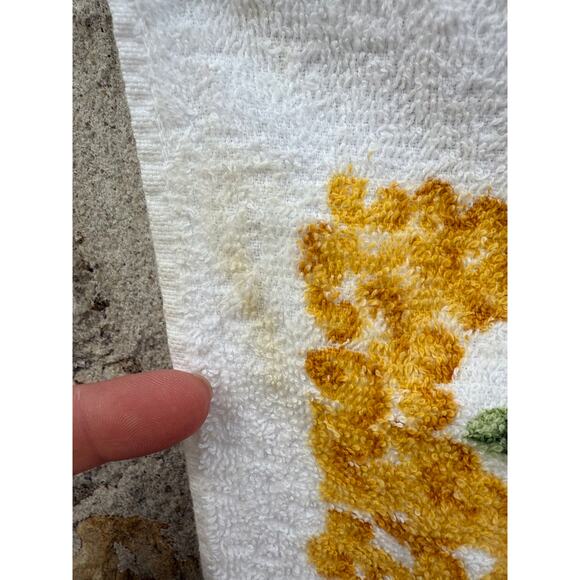 Vintage cannon yellow and gold rose bath towel - Picture 5 of 12